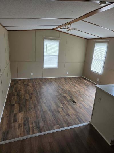 Photo 3 of 13 of home located at 230 Valley Ln Ten Mile, TN 37880
