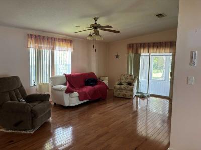 Photo 4 of 8 of home located at 1029 Robin Dr Deland, FL 32724