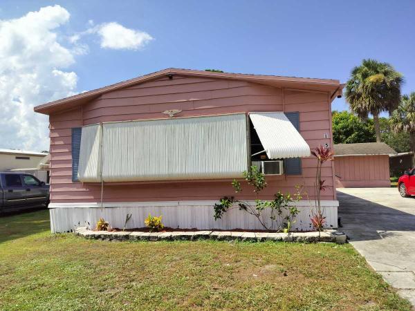 Photo 1 of 2 of home located at 345 E Weatherbee Road, Lot 152 Fort Pierce, FL 34982