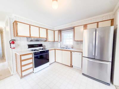 Photo 3 of 24 of home located at 712 Sable Lane Mount Laurel Township, NJ 08054