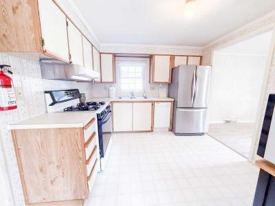 Photo 4 of 24 of home located at 712 Sable Lane Mount Laurel Township, NJ 08054