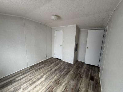 Photo 4 of 9 of home located at 1712 S. Dixie Hwy #1 Crete, IL 60417