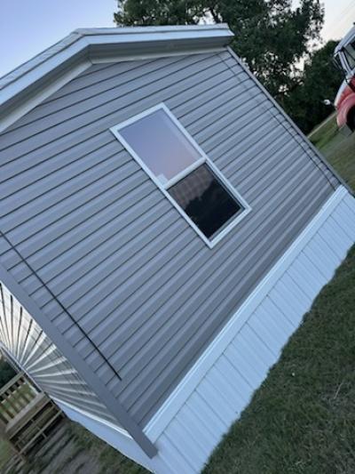 Mobile Home at 2016 Madison Ln Wellington, KS 67152