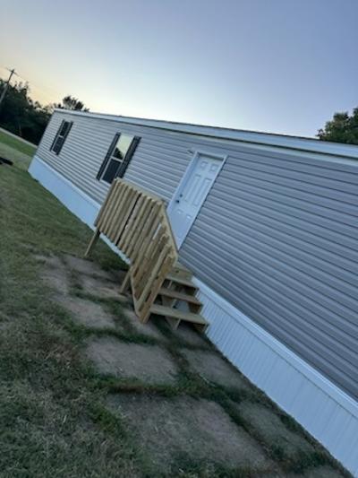 Photo 2 of 5 of home located at 2016 Madison Ln Wellington, KS 67152