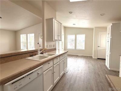 Photo 3 of 17 of home located at 2350 Adobe Road #106 Bullhead City, AZ 86442