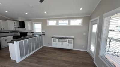 Photo 4 of 26 of home located at 1999 N Ih-35 New Braunfels, TX 78130