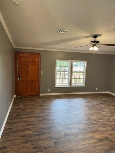 Photo 3 of 25 of home located at 101 Fonda St Paradis, LA 70080