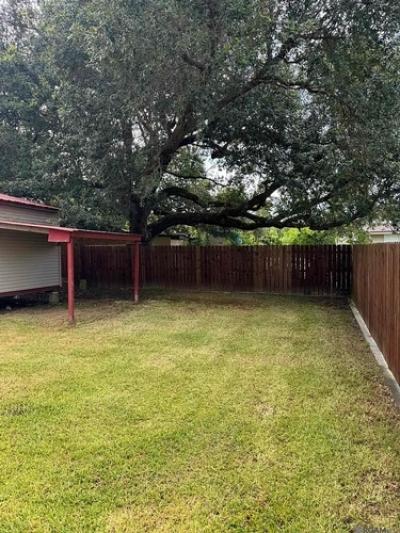 Photo 4 of 25 of home located at 101 Fonda St Paradis, LA 70080