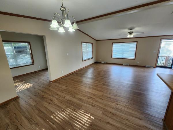 2005 Skyline Woodfield Mobile Home