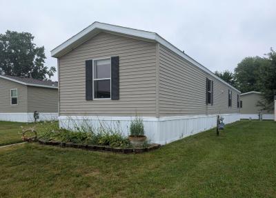 Mobile Home at 25233 Saxony Woodhaven, MI 48183