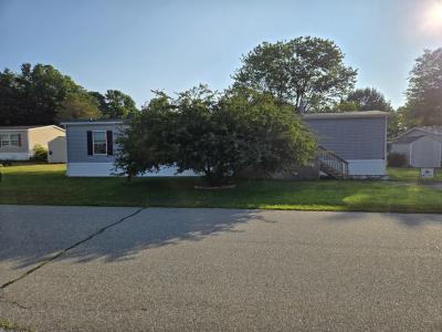 Photo 2 of 10 of home located at 15 Fairview Drive Lisbon, ME 04250