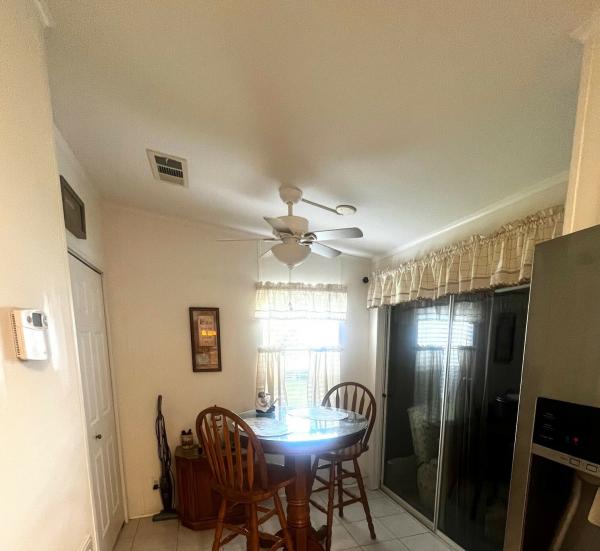 2000 Palm Harbor 2448A3 Mobile Home