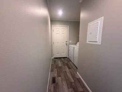 Photo 3 of 11 of home located at 4170 Hexhill Ct Fort Wayne, IN 46818
