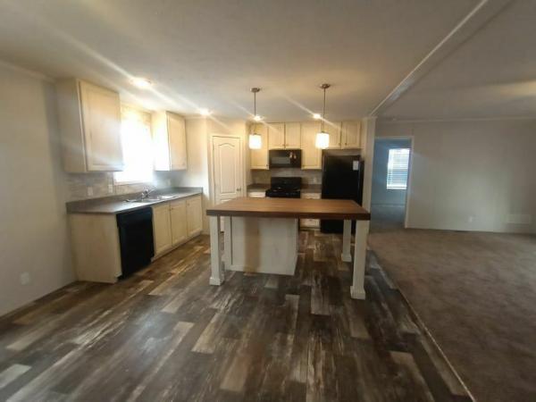 Photo 1 of 2 of home located at 2007 Cottonwood Ct. Lot 207 Columbus, MI 48063