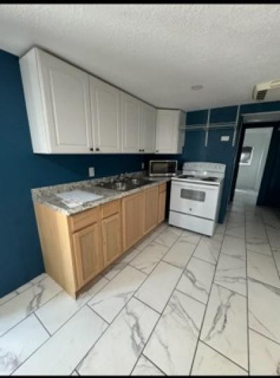 Photo 3 of 28 of home located at 6900 Ulmerton Rd Largo, FL 33771