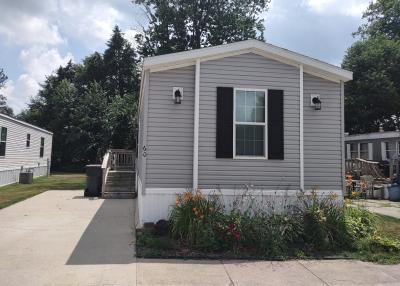 Mobile Home at 60 Colonial Ave Valparaiso, IN 46383
