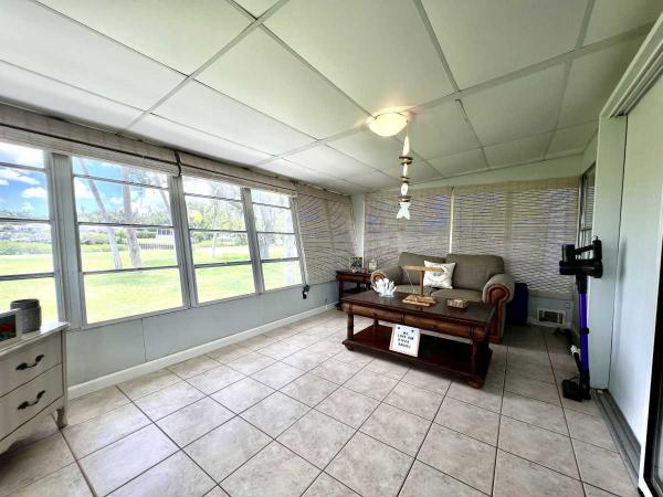 1979 SCHU Manufactured Home
