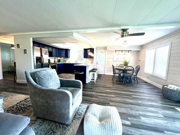 1979 SCHU Manufactured Home
