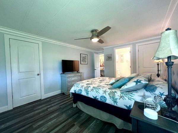 1979 SCHU Manufactured Home