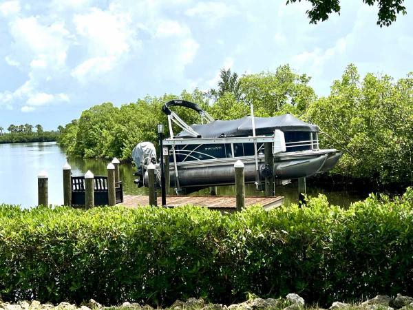 1979 SCHU Manufactured Home