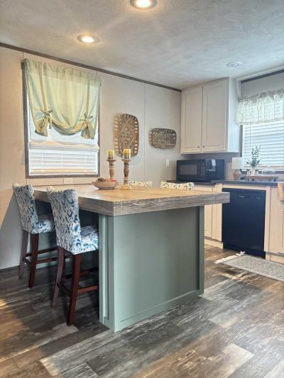 Photo 4 of 9 of home located at 201 Baugh St Trlr 53 Berea Ky, KY 40403