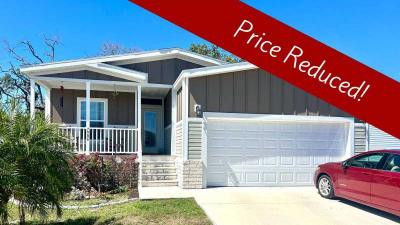 Photo 1 of 54 of home located at 7986 Yukon Trail Ellenton, FL 34222