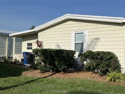 Photo 4 of 45 of home located at 5700 Bayshore Road Palmetto, FL 34221