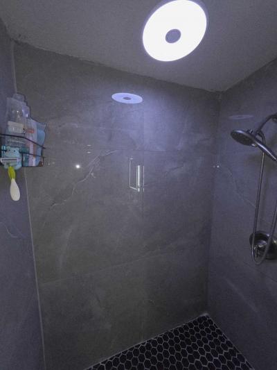 Photo 3 of 13 of home located at 2500 52nd Ave N Saint Petersburg, FL 33714