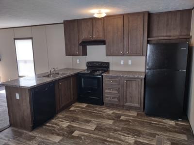 Photo 4 of 9 of home located at 9674 Cloverdale Ln Grottoes, VA 24441