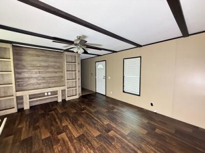 Photo 2 of 11 of home located at 10638 Greenridge Rd Conroe, TX 77303