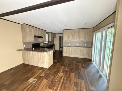 Photo 3 of 11 of home located at 10638 Greenridge Rd Conroe, TX 77303