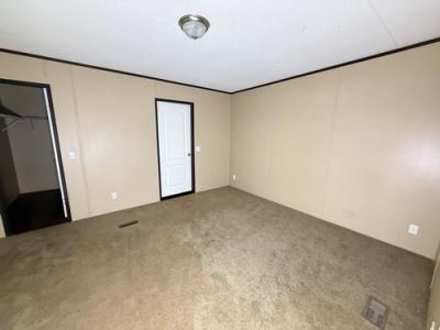 Photo 4 of 11 of home located at 10638 Greenridge Rd Conroe, TX 77303