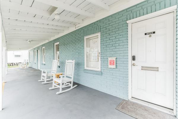 1982 West Manufactured Home