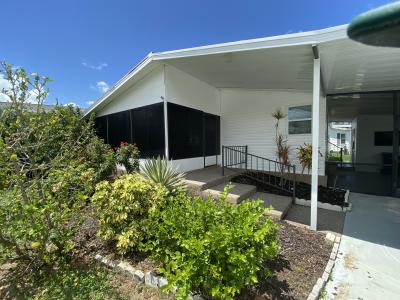 Photo 4 of 26 of home located at 5958 Ramsgate Terrace Lot 176 Sarasota, FL 34233