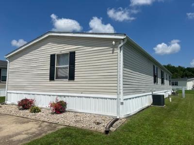 Photo 2 of 26 of home located at 208 East Fork Crossing Batavia, OH 45103