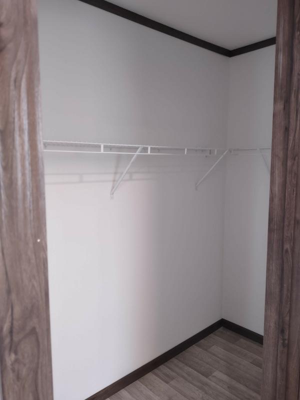 2025 Colony 298
 22SPC16763AH13  Home
