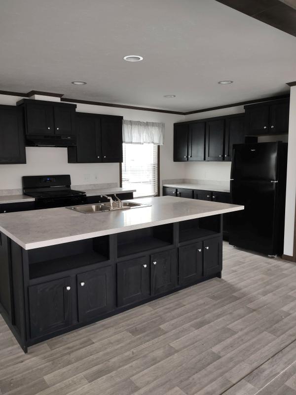 2025 Colony 298
 22SPC16763AH13  Home