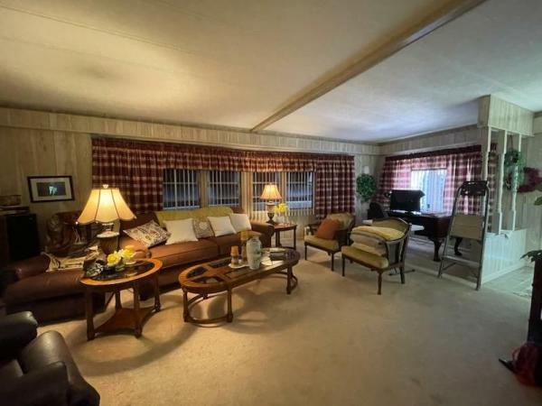 1980 IMPE HS Mobile Home