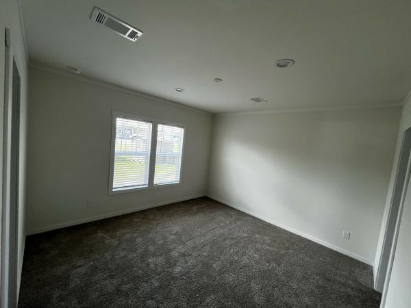 2025 Clayton 32LKS28523DH25 Mobile Home