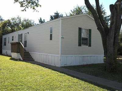 Mobile Home at 1206 Country Lane Lot 71 Dallas, TX 75253