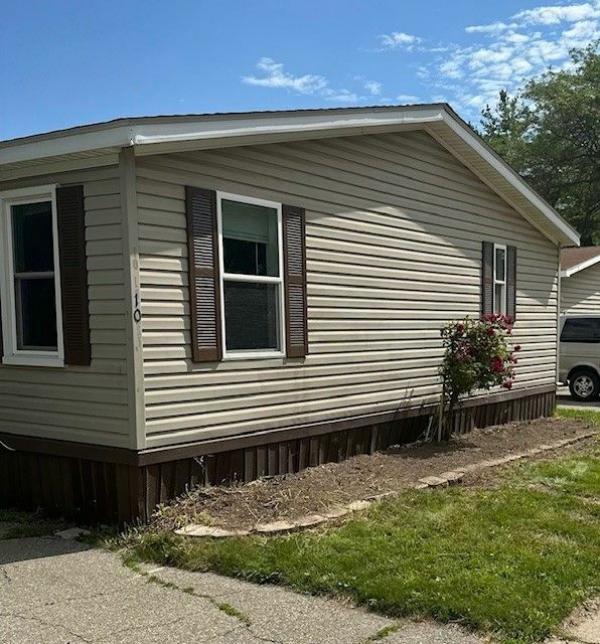 Photo 1 of 2 of home located at 10 Locust Dr. Lot L010 Belleville, MI 48111