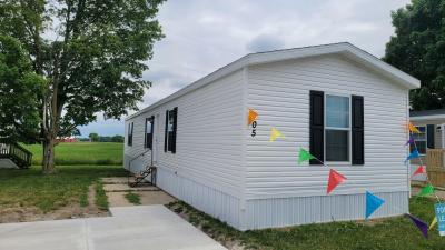 Mobile Home at 8280 East Us 30, Lot #005 Pierceton, IN 46562