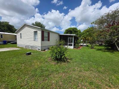 Photo 4 of 22 of home located at 1769 White Cloud Ave Apopka, FL 32712