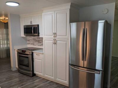 Photo 3 of 7 of home located at 570 57th Ave W Lot 250 Bradenton, FL 34207