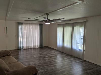 Photo 4 of 7 of home located at 570 57th Ave W Lot 250 Bradenton, FL 34207