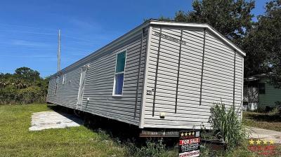 Mobile Home at 555 4th St Vero Beach, FL 32962