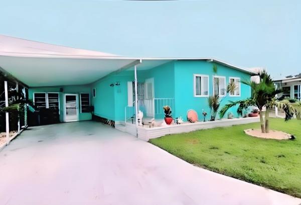 1977 PRICE REDUCED,  MOTIVATED SELLER  Call Amanda today 941.706.6344  Mobile Home