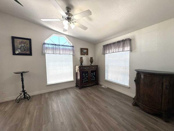 2004 Skyline OAKMANOR Mobile Home