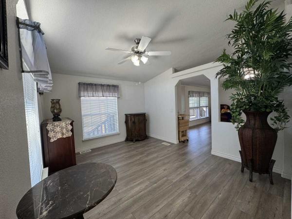 2004 Skyline OAKMANOR Mobile Home