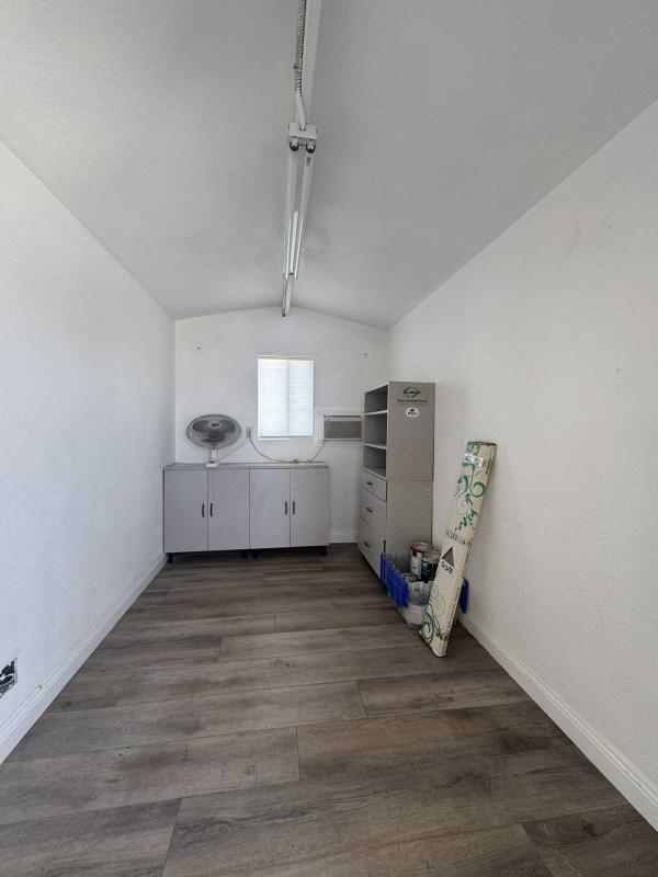2004 Skyline OAKMANOR Mobile Home